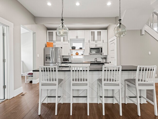 Building Photo - 622 N Hamilton Ave