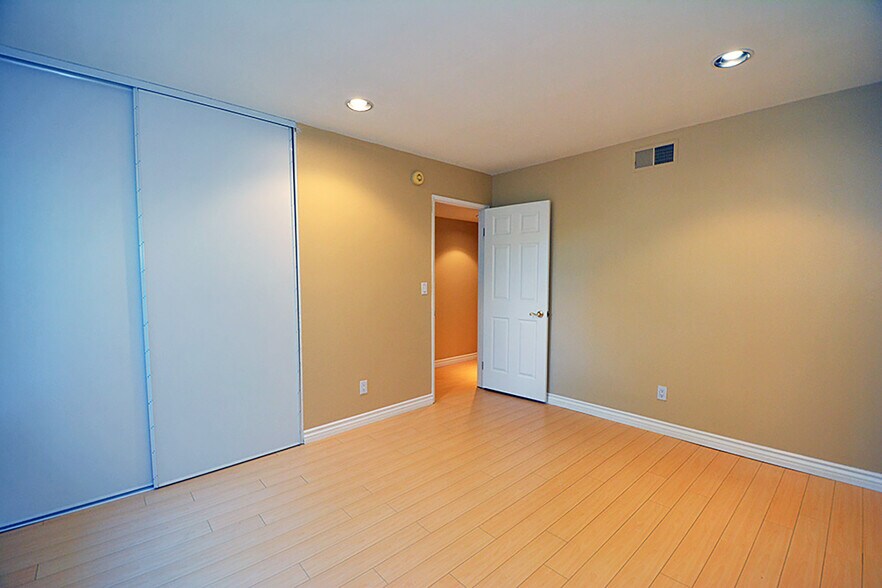 Building Photo - 10051 Valley Circle Blvd