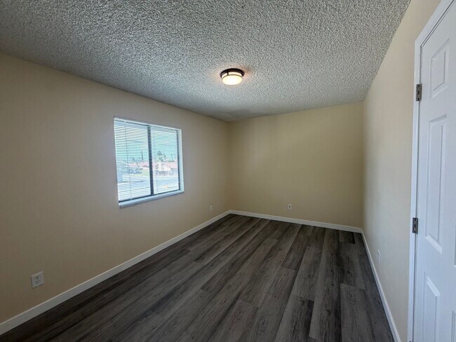 Building Photo - 6350 Summerfield Dr