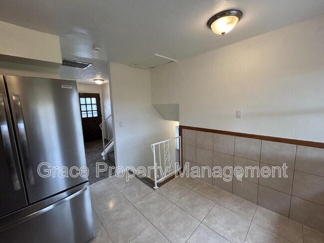 Building Photo - 9954 W Maryland Dr