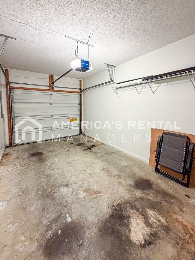 Building Photo - 1713 Savannah Park Ln