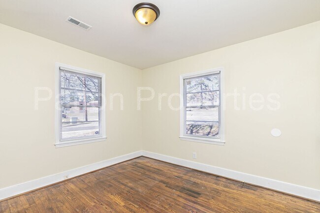 Building Photo - 4622-4624 Arlington Street - Inside CoC - R09216-08-01