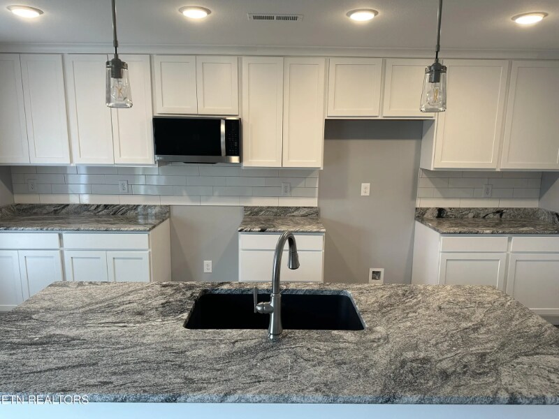 Building Photo - 559 Snowflower Cir