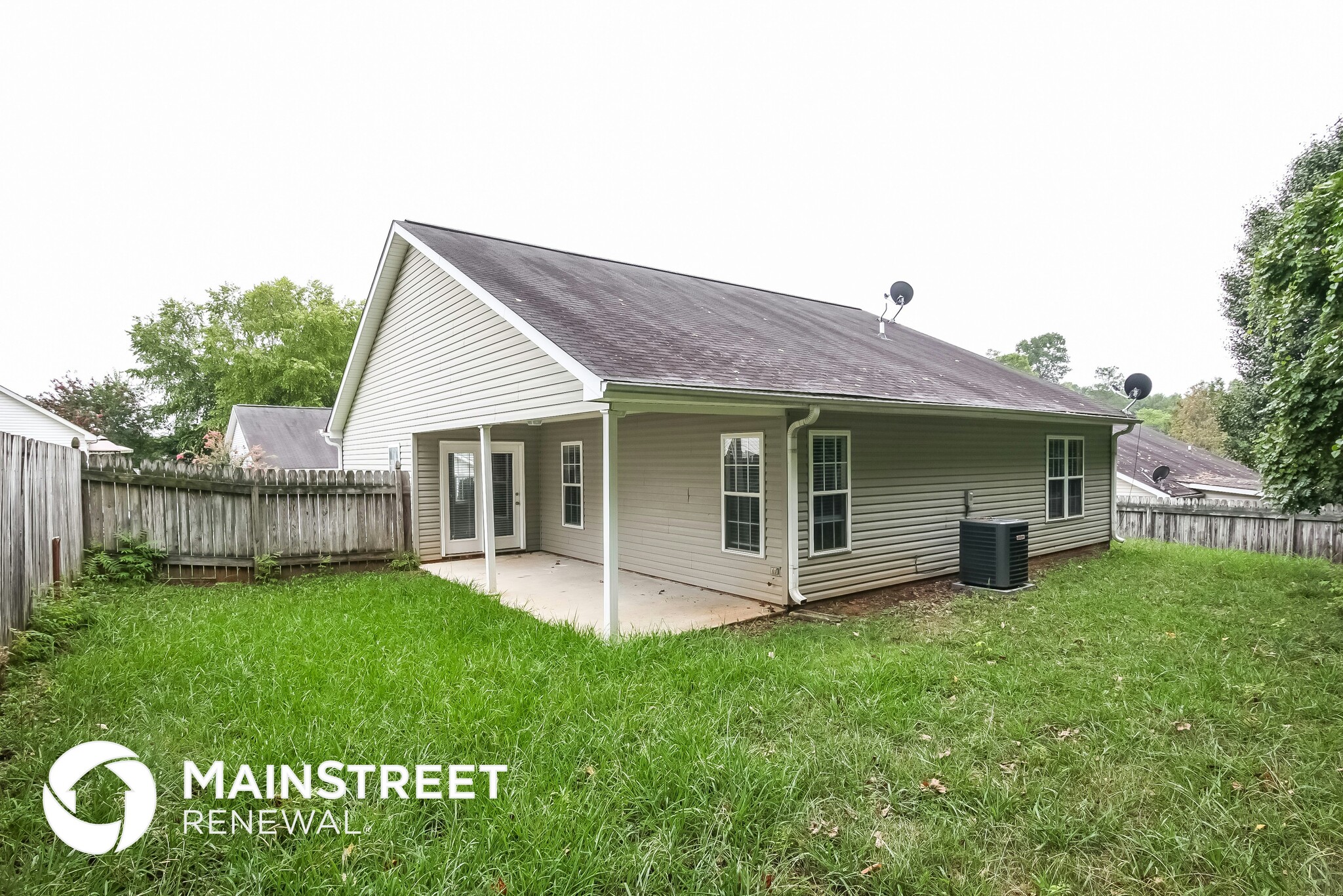 Building Photo - 1476 Lewisburg Pointe Dr