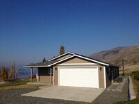 Building Photo - 3 Bed/2 Bath Home with Columbia River & Mt...