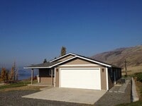 Building Photo - 3 Bed/2 Bath Home with Columbia River & Mt...