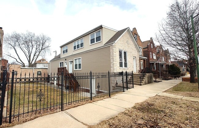 Building Photo - 3013 S Haynes Ct