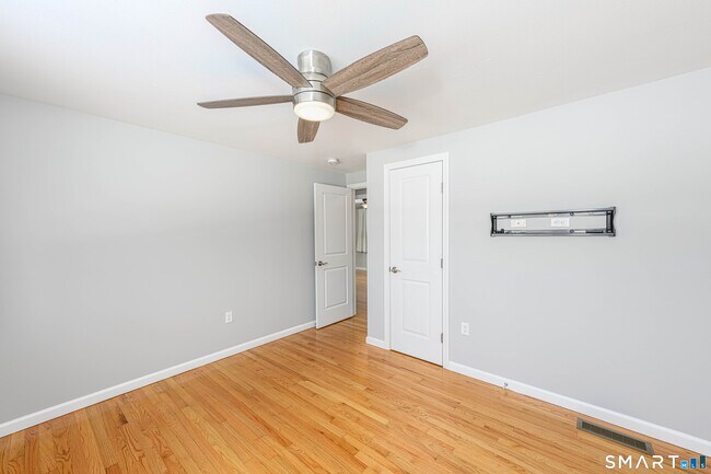 Building Photo - 49 Kimberly Cir