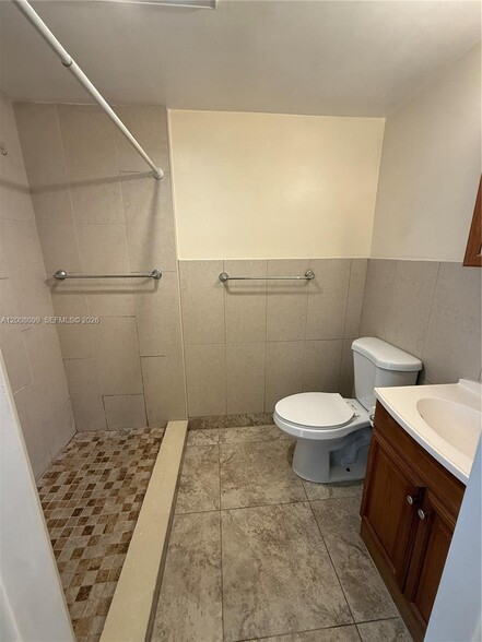 Building Photo - 1241 NE 23rd Ave