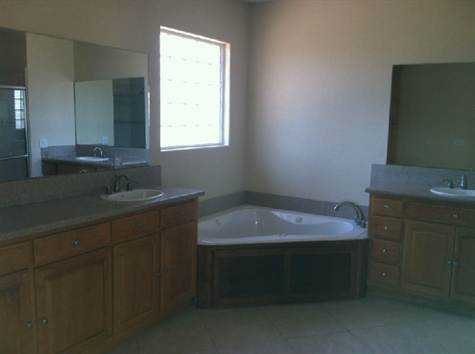 Building Photo - COMING SOON!! 4 bedrooms 2 bathroom home i...