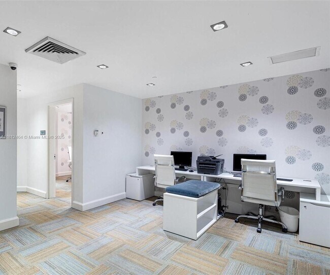 Building Photo - 951 Brickell Ave
