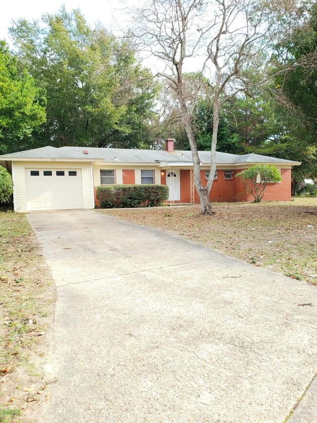 Primary Photo - 53 Hemlock Dr NW