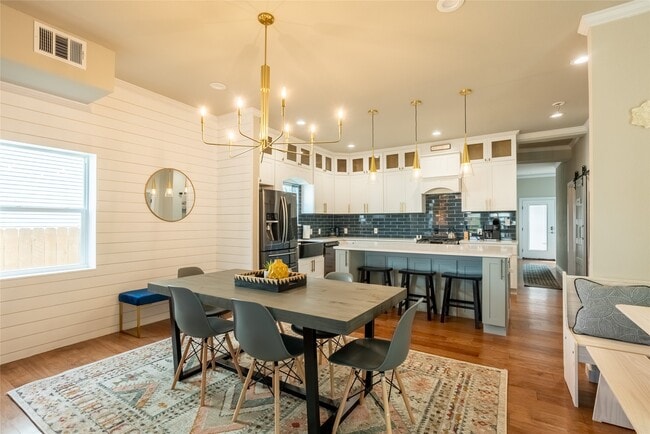 Building Photo - 3209 Ave N Ursuline St