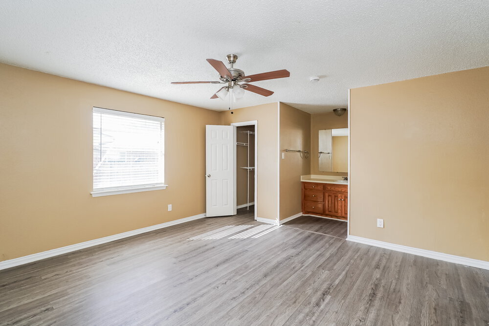 Building Photo - 6029 Dustin Dr