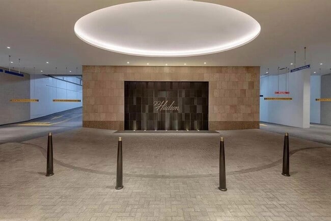 Building Photo - 99 Hudson St