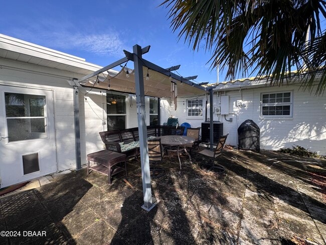 Building Photo - 24 Dolphin Ave