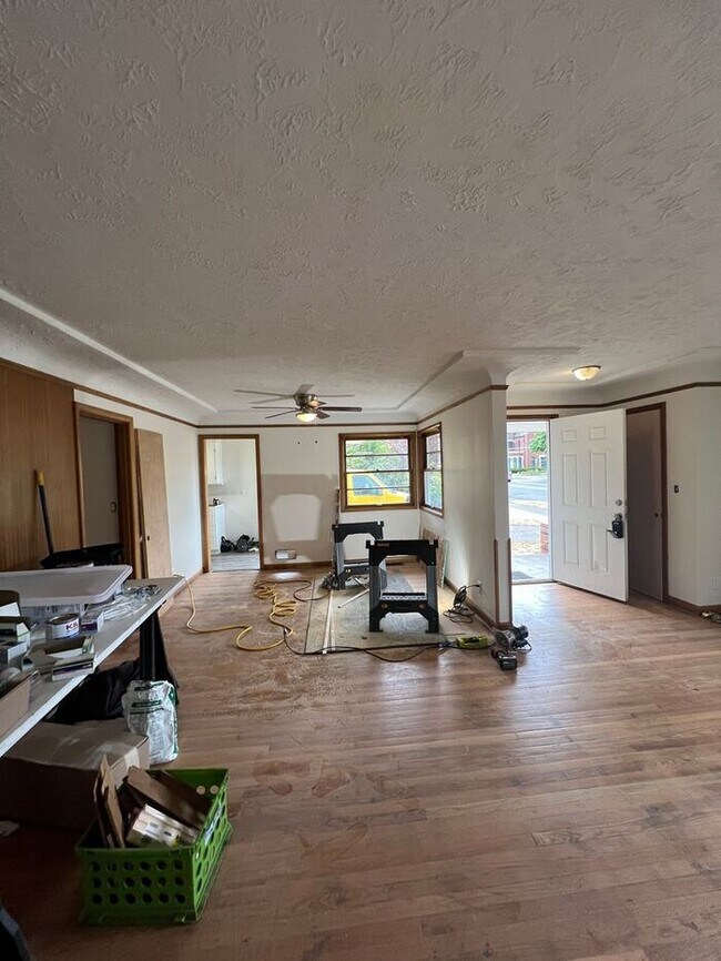 Building Photo - Reserve Now: Spacious, Newly Renovated 5-B...