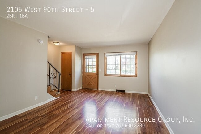 Building Photo - 2105 W 90th St