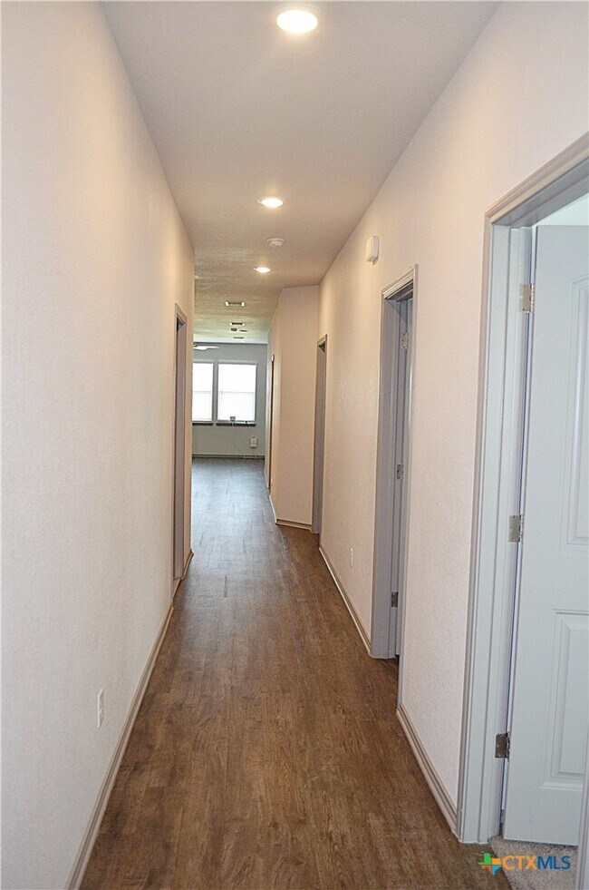 Building Photo - 334 Grn Valley Dr