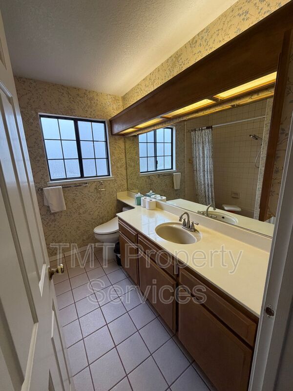 Building Photo - 2 Polvadera Ct