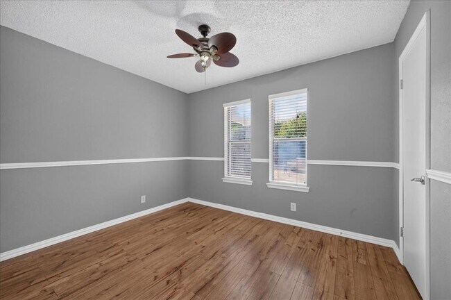 Building Photo - 10215 Missel Thrush Dr