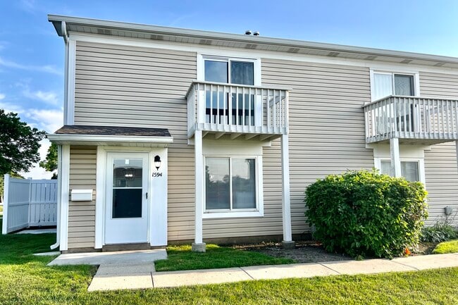 Building Photo - 1594 Cornell Cir
