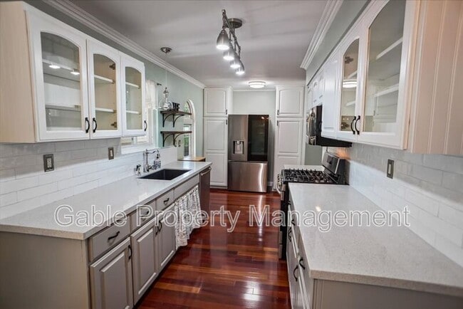 Building Photo - 26421 Torrey Pines Dr