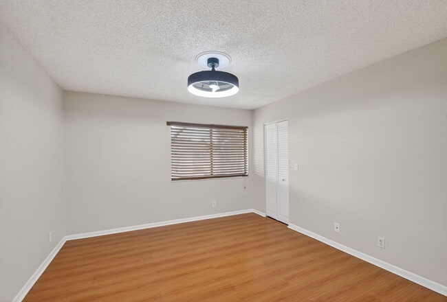 Building Photo - 511 Shady Pine Way