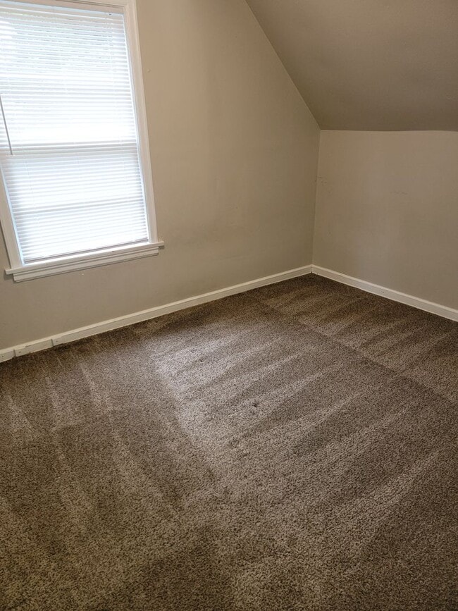 Building Photo - Charming, spacious Craftsman style Lakewood Home