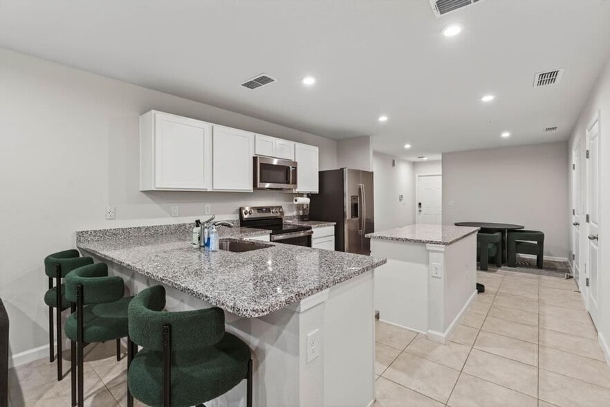 Building Photo - 2528 Sadler Trce Wy