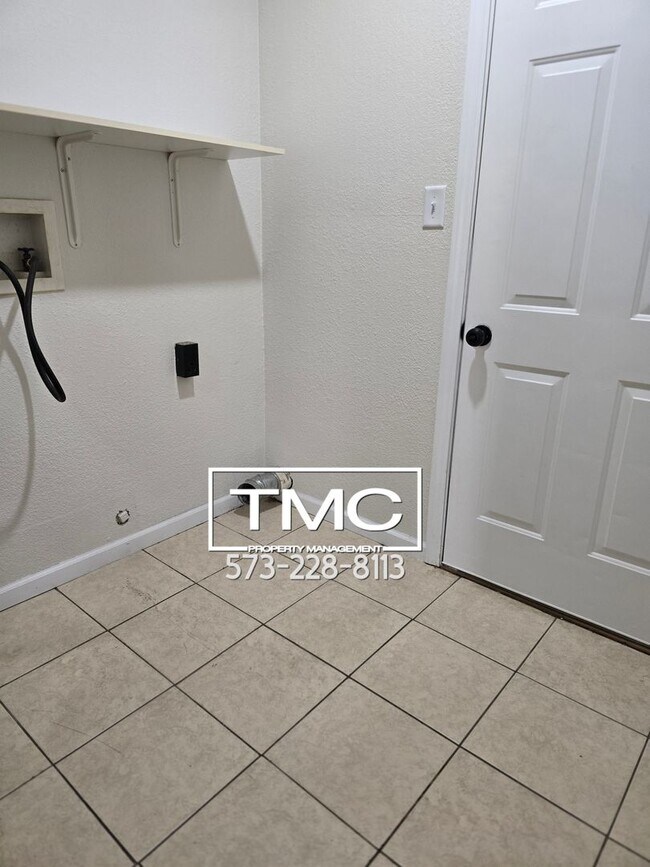 Building Photo - 4304-4306 Derby Ridge