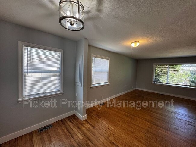 Building Photo - 631 Bertha Ave