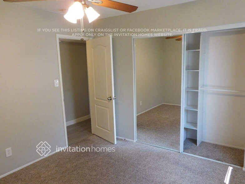 Building Photo - 2631 S Holbrook Ln