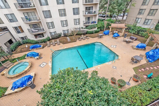 Building Photo - 661 Bering Dr