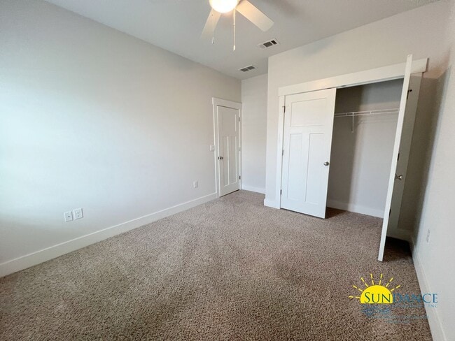 Building Photo - 4-Bedroom SOLAR ENERGY Home in Shoal River Landing!