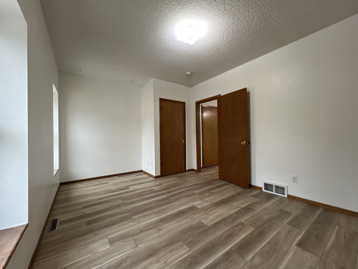 Building Photo - 455 W Locust St