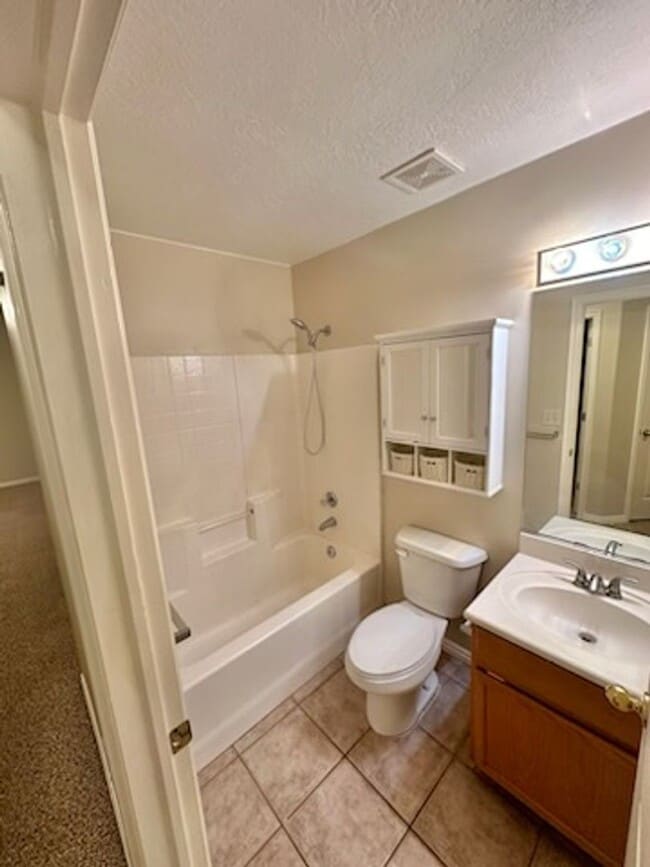 Building Photo - Cozy Ivins Home!