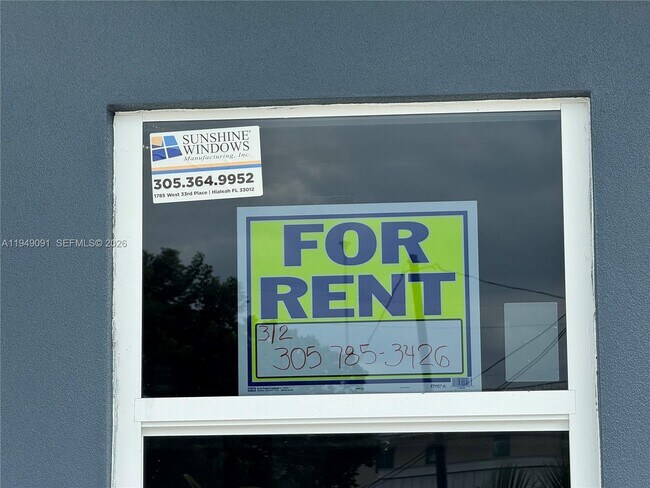 Building Photo - 526 NW 6th St