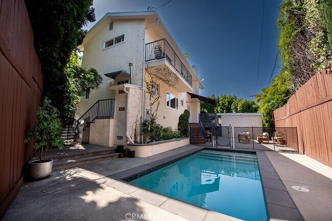 Building Photo - 13383 Contour Dr