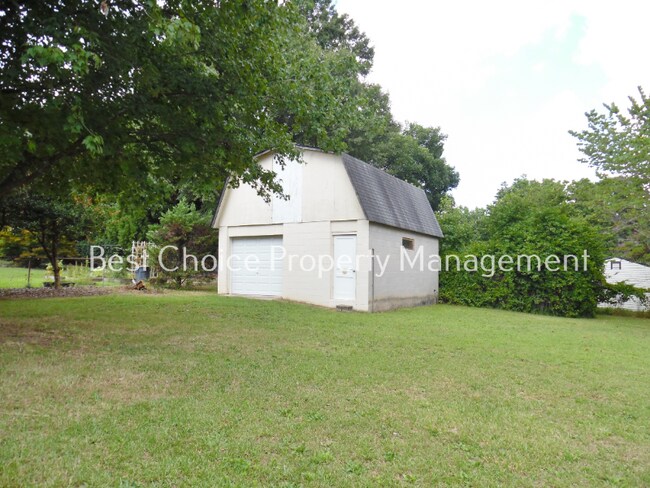 Building Photo - 205 Le Ann Dr