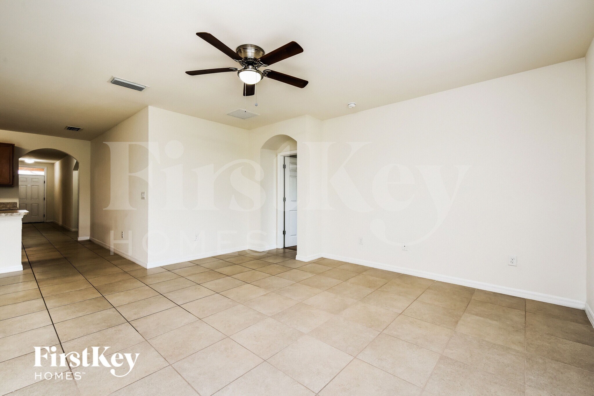 Building Photo - 4406 SW 9th Ave