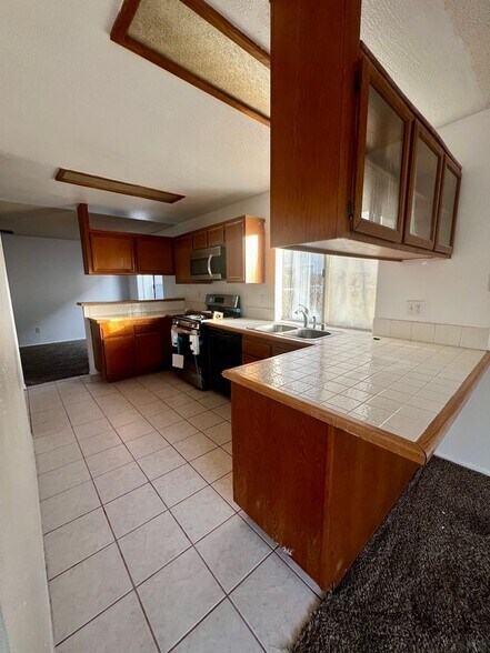 Building Photo - 1195 Bautista Ln
