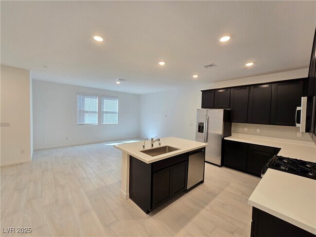 Building Photo - 375 Powell Crst Dr