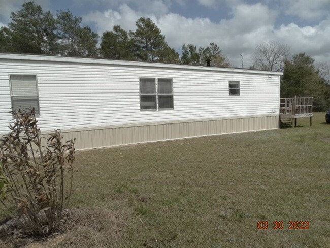 Building Photo - country living