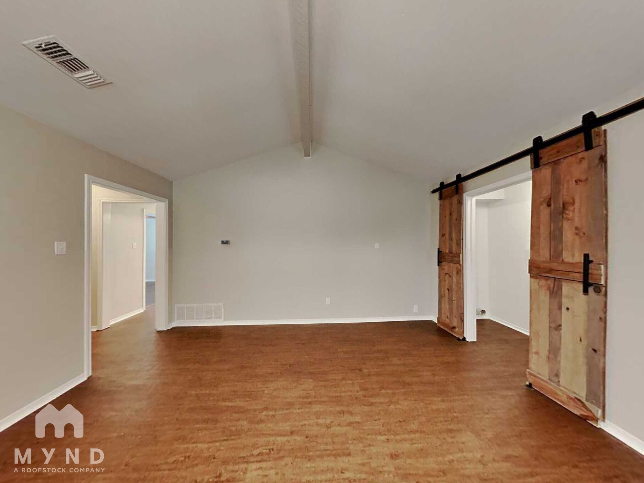 Building Photo - 461 NW Charlyne Dr