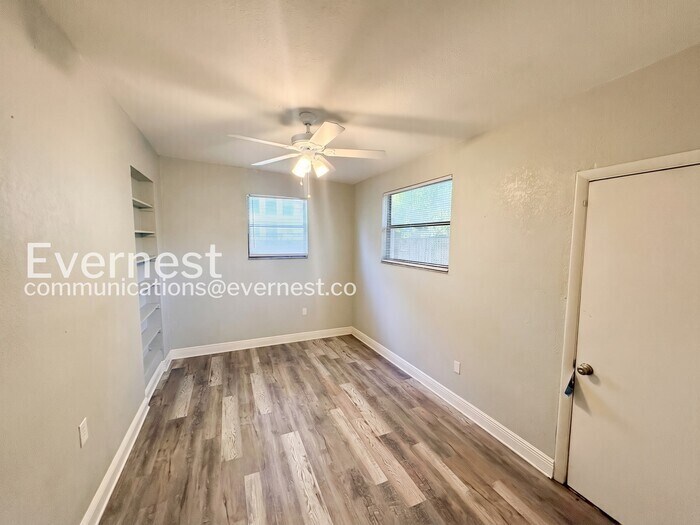 Building Photo - 10115 N Ashley St