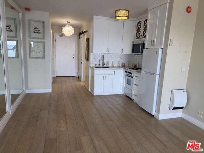 Building Photo - 26664 Seagull Way