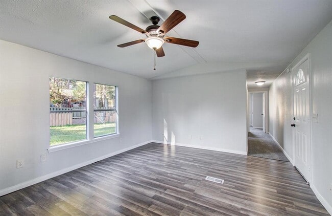 Building Photo - 13419 Commander Cir