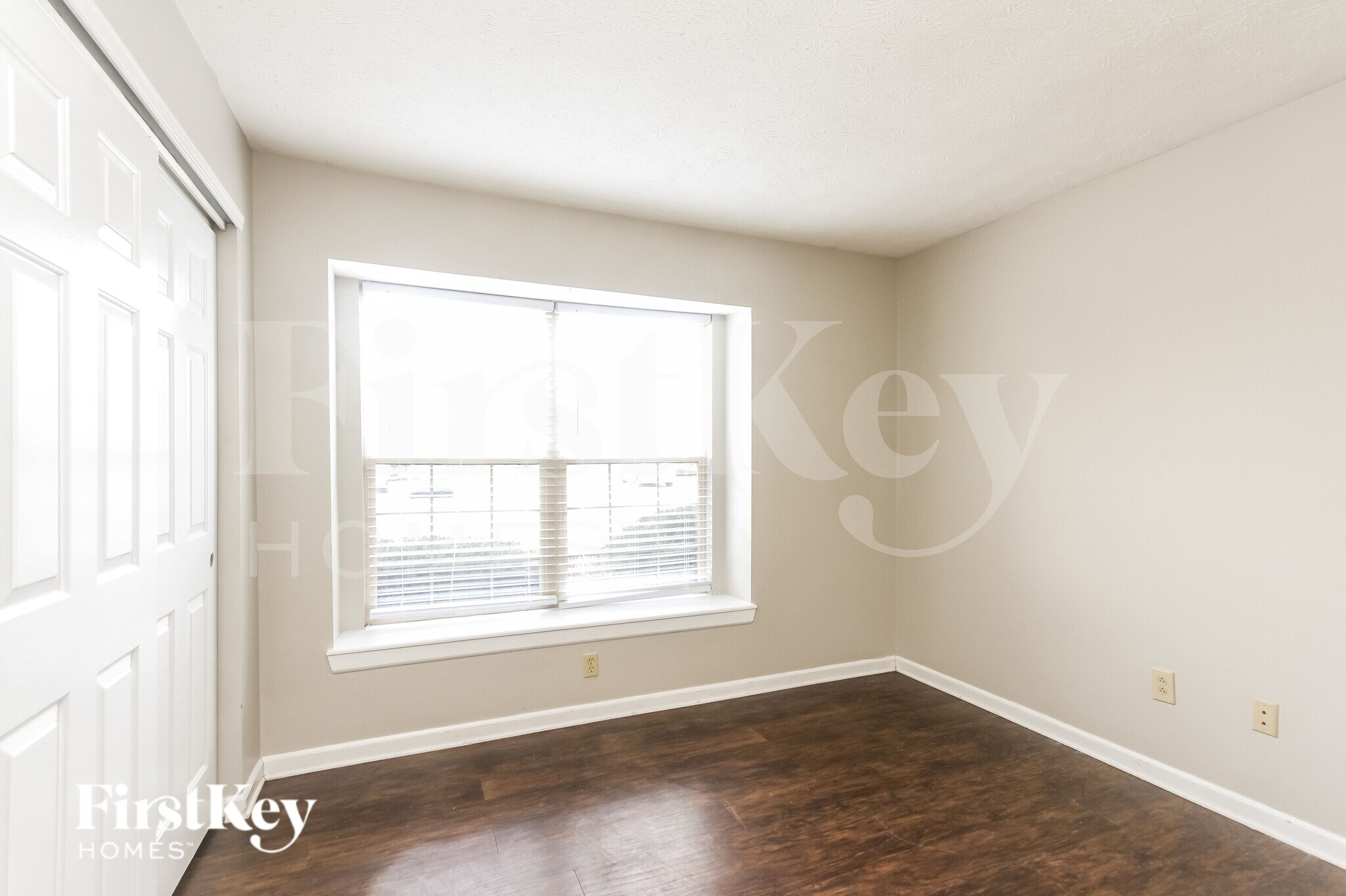 Building Photo - 5923 Prairie Creek Dr