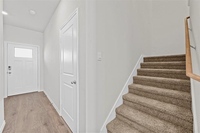 Building Photo - 623 Linden Rd